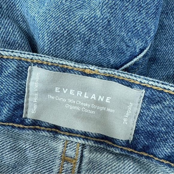 EVERLANE The Curvy ’90s Cheeky® Straight Jean in Medium Blue Wash - Picture 6 of 8